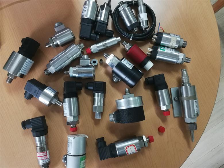 压力传感器ACP系列，NCP5系列。